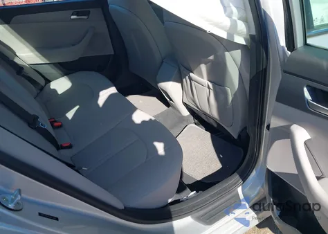 2018 Hyundai Sonata Se z USA, uszkodzony, nr VIN 5NPE24AF8JH672449